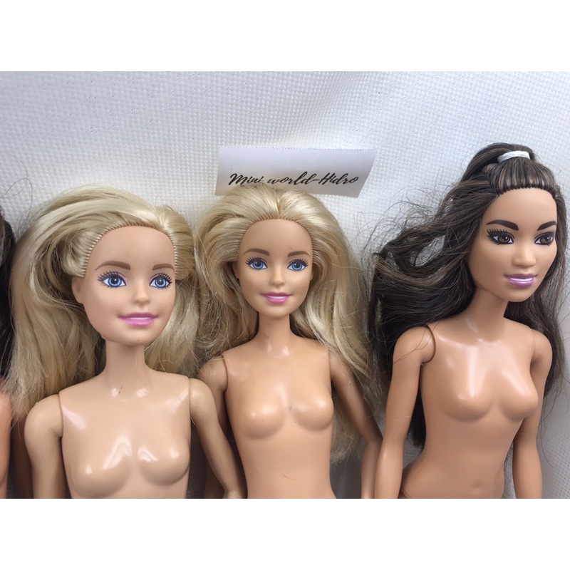 Búp bê Barbie chính hãng tồn kho lỗi B