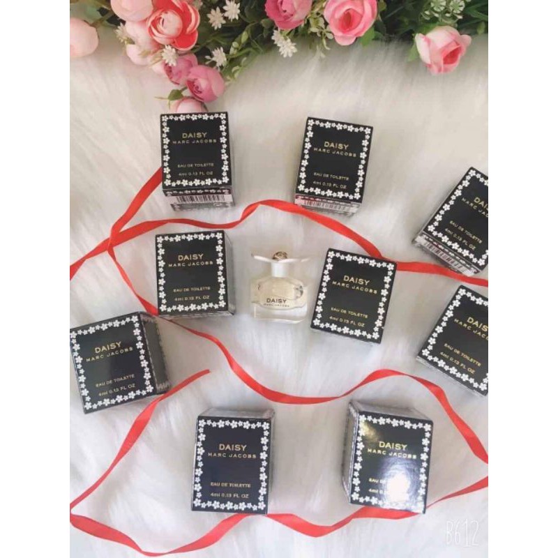 Daisy Marc Jacobs đen EDT 4ml