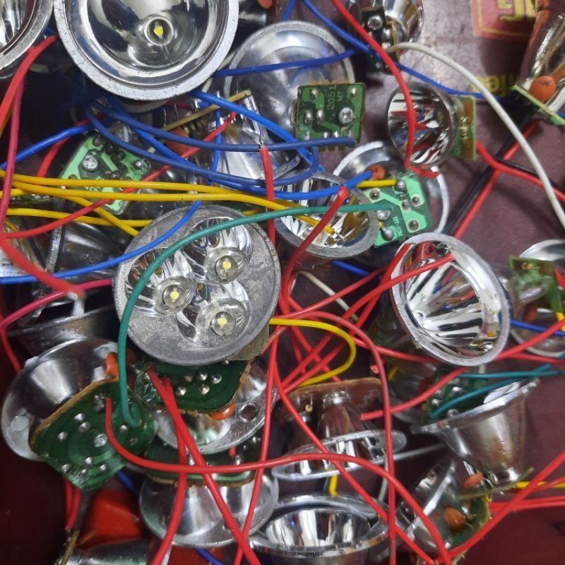 Bóng đèn + chóa đèn pin 3v-3.7v ( tháo vợt muỗi).