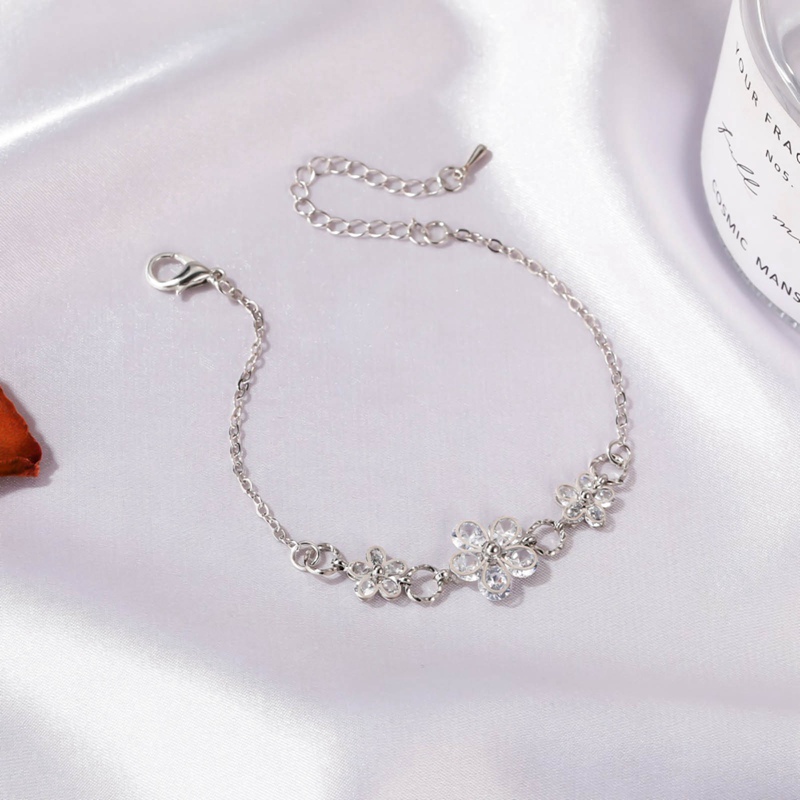 Vòng Tay Đính Đá Hình Hoa Anh Đào Xinh Xắn Dành Cho Nữ