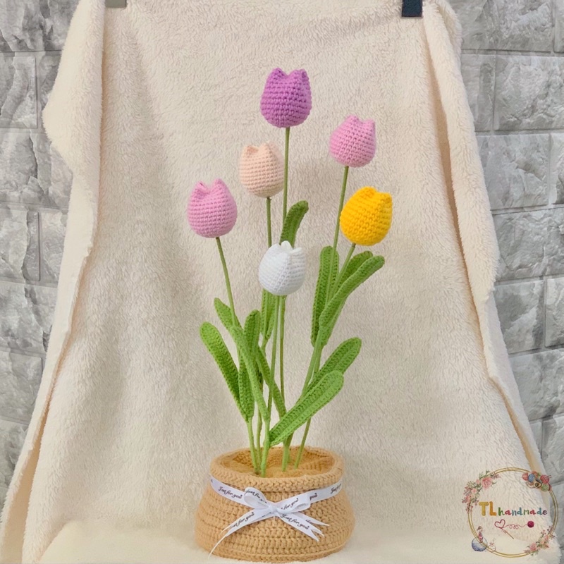 Chậu hoa tuylip len handmade