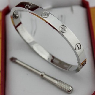 cặp vòng tay titan love có vít