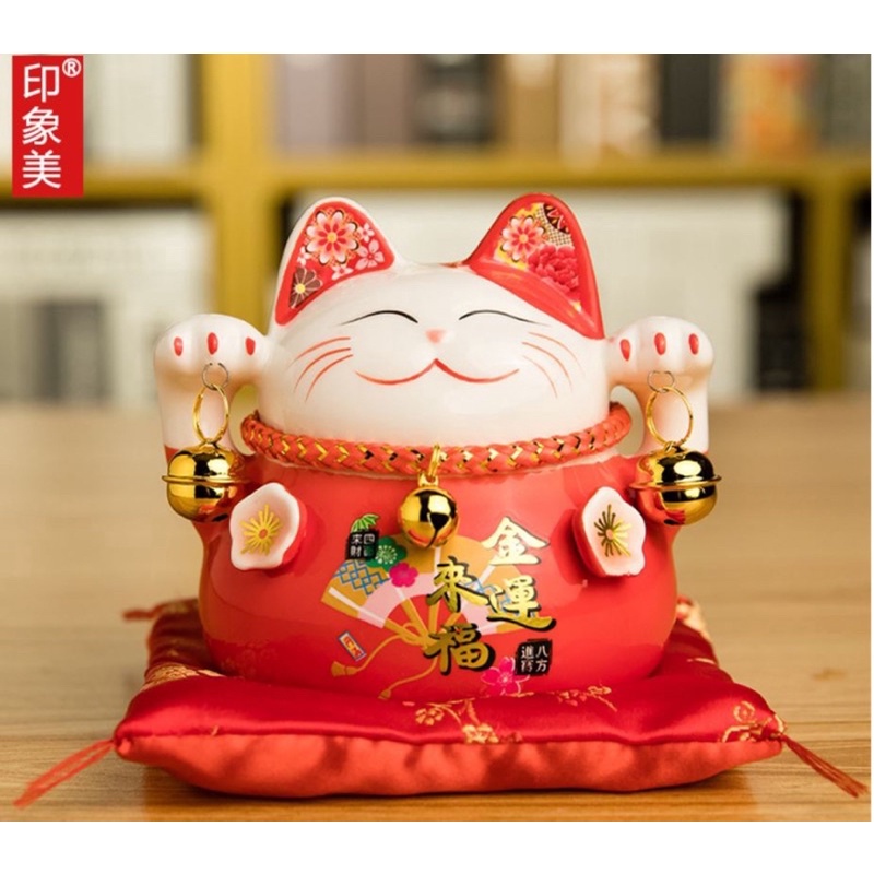 Mèo thần tài Maneki Neko. Gồm hộp + vải lót đỏ như hình.