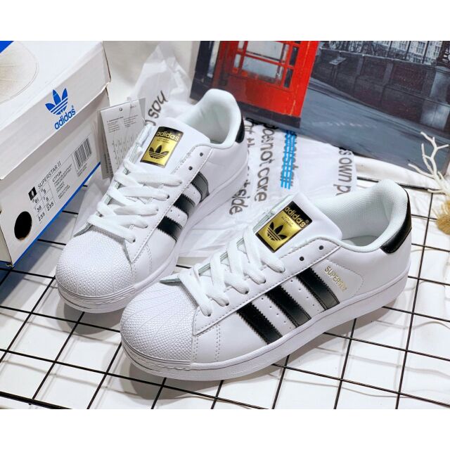 Giày sneaker Adidas Superstar Tem Vàng mũi sò