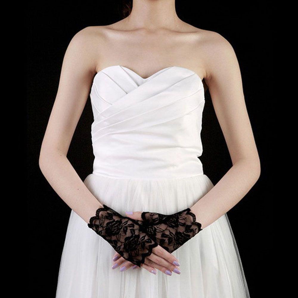 Găng Tay Ren Hoa Dùng Hóa Trang Cô Dâu Trong Tiệc Cưới