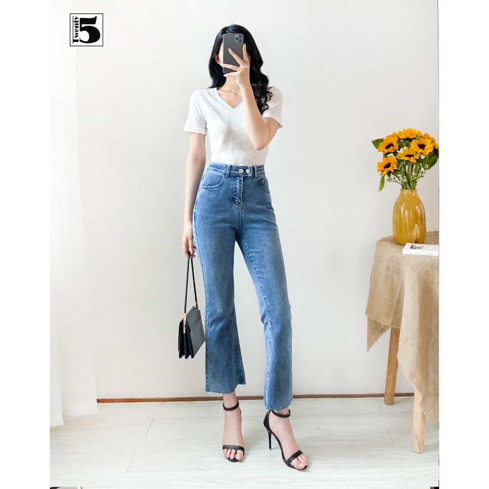 Áo thun nữ cổ tim trơn màu basic dáng ôm chất cotton mềm mỏng Twentyfive N444