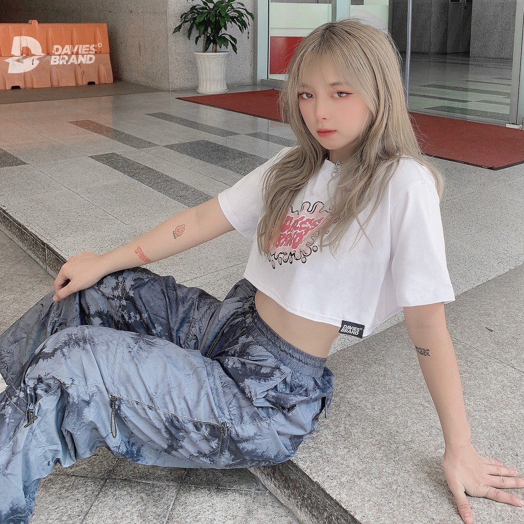 Áo croptop nữ form rộng tay lỡ màu trắng - White Cute Paint Croptop - Davies brand. | BigBuy360 - bigbuy360.vn