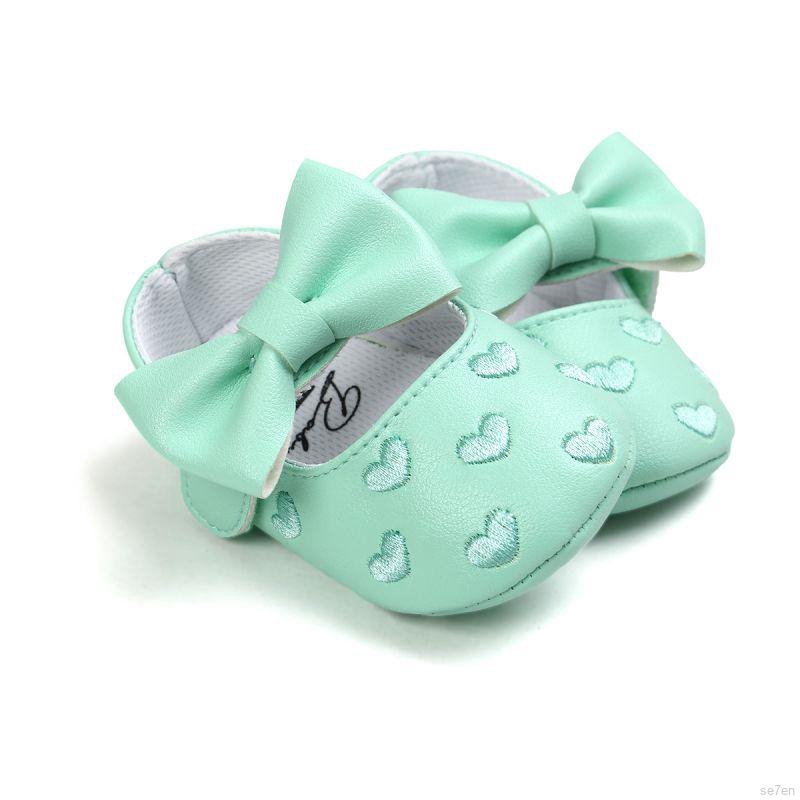 Giày đính nơ thiết kế xinh xắn cho bé gái