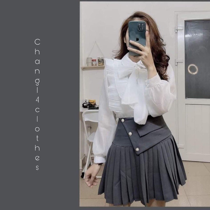 Chân váy xếp ly vạt khuy