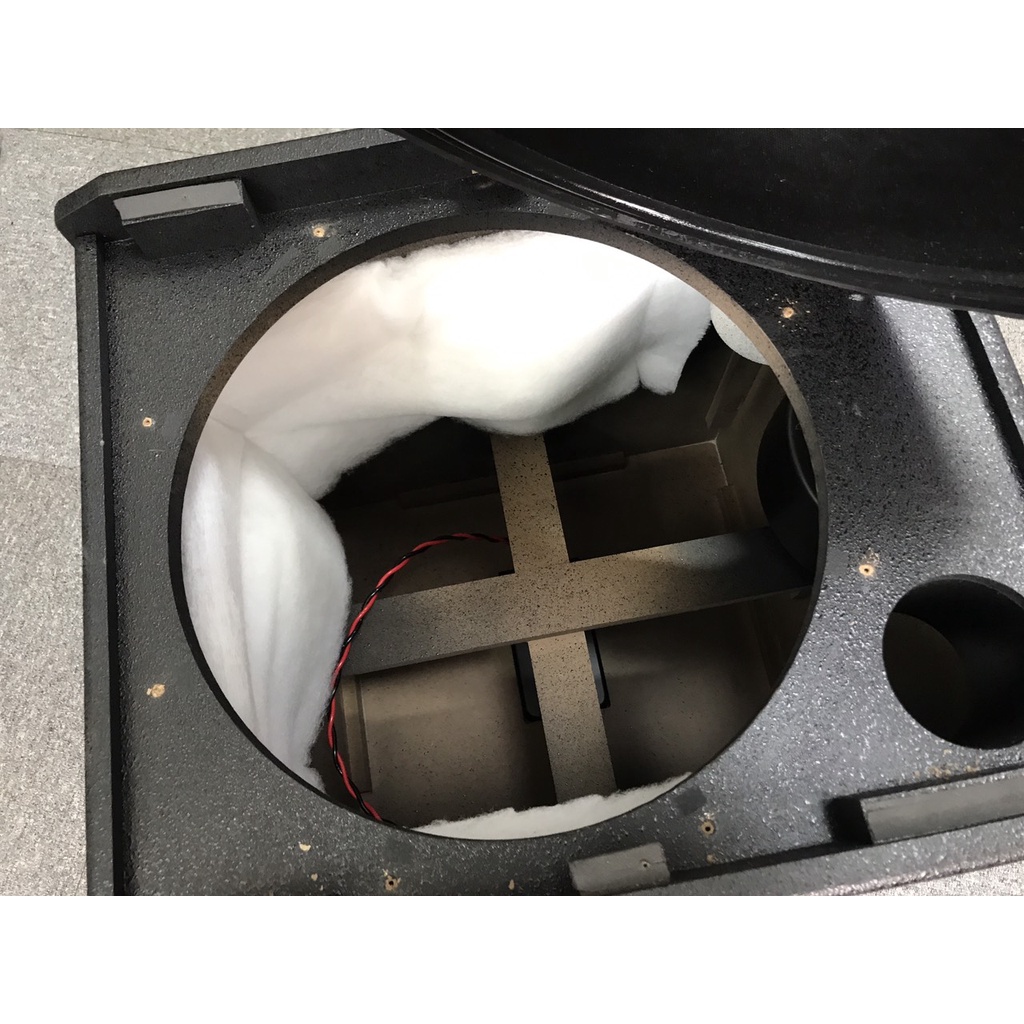 Loa sub hơi JBL 718 là sub sân khấu có bass 4 tấc , công suất 2000w ,Sub hơi JBL 718 nhập khẩu  TQ