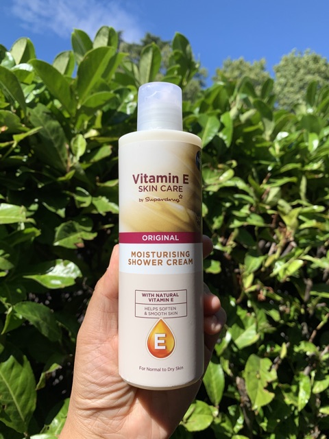 (Nội địa UK) Sữa tắm tăng cường dưỡng ẩm chứa VITAMIN E chống lão hoá toàn thân SKINCARE BY SUPERDRUG | BigBuy360 - bigbuy360.vn