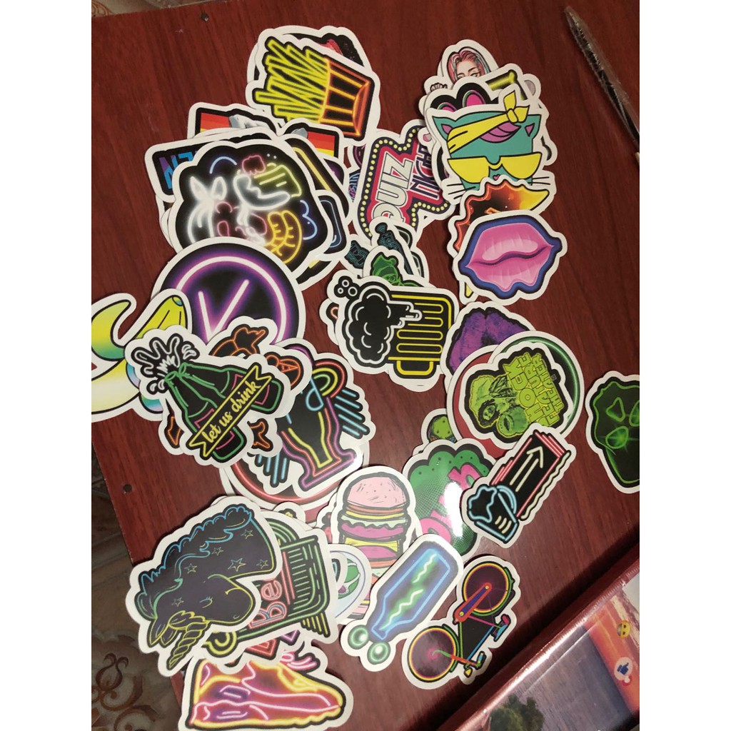 [50 STICKER neon] Sticker dán hoạt hình nhiều mẫu chống nước, dán mũ bảo hiểm vali laptop 068