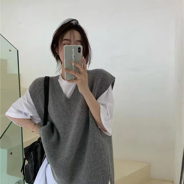 Set Áo Thun Sát Nách Cổ Chữ V + Áo Khoác Không Tay Phong Cách Hàn Quốc | BigBuy360 - bigbuy360.vn