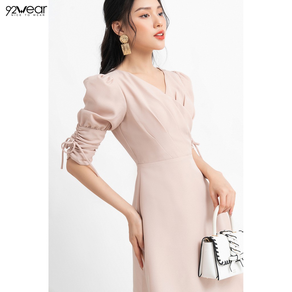 Đầm váy nữ công sở 92WEAR 2 MÀU, dáng xòe xếp ly DEW0835