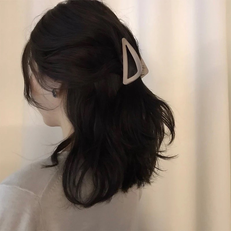 Kẹp tóc càng cua hình tam giác mã B0003