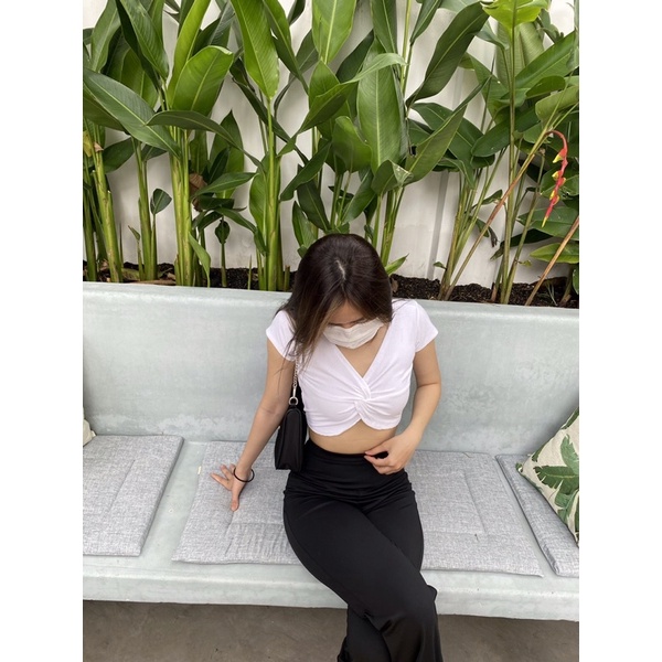 Áo CARLY TOP - Croptop cổ V