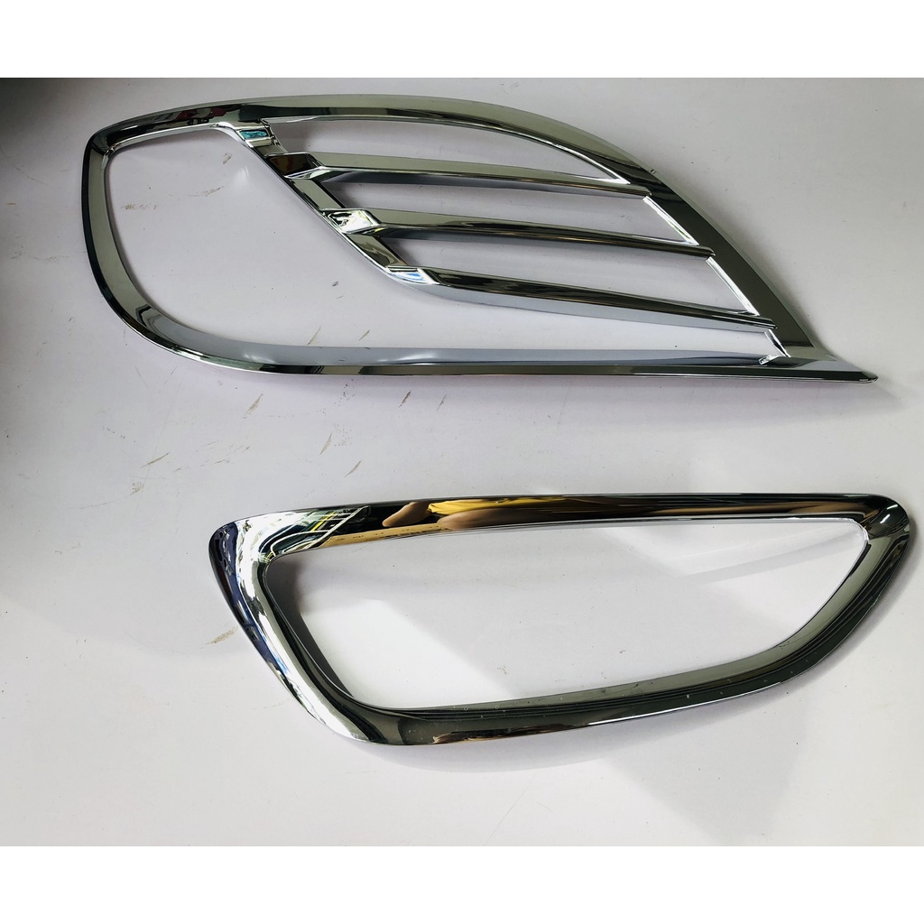 Ốp viền đèn gầm mạ crom trước và sau trang trí xe Hyundai Accent hatchback 5 cửa đời 2011-2014 nhập khẩu Hàn Quốc