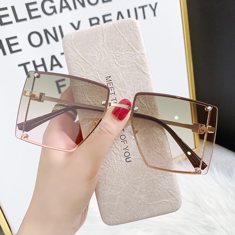 Kính mát phong cách cổ điển thời trang 2021 dành cho nữ