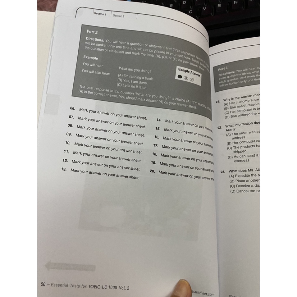 Sách - Essential tests for toeic LC 1000 , RC 1000 ( Nhân Trí Việt )