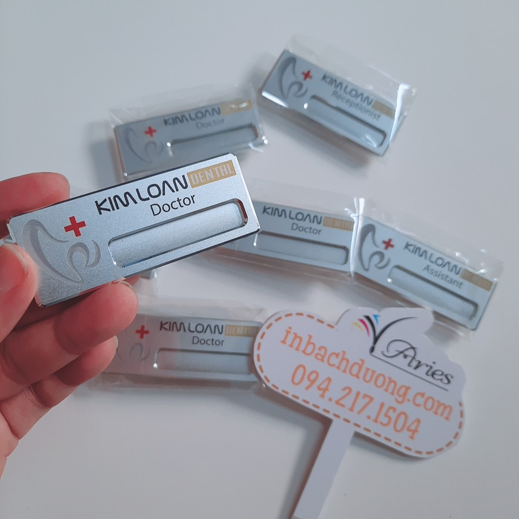 Nhận in bảng tên nhân viên In Bạch Dương