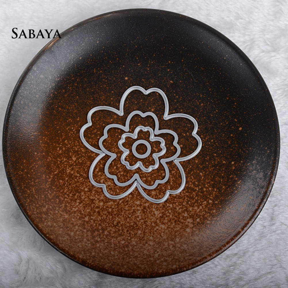 Set 4 Khuôn Cắt Giấy Bằng Kim Loại Hình Hoa Dễ Thương