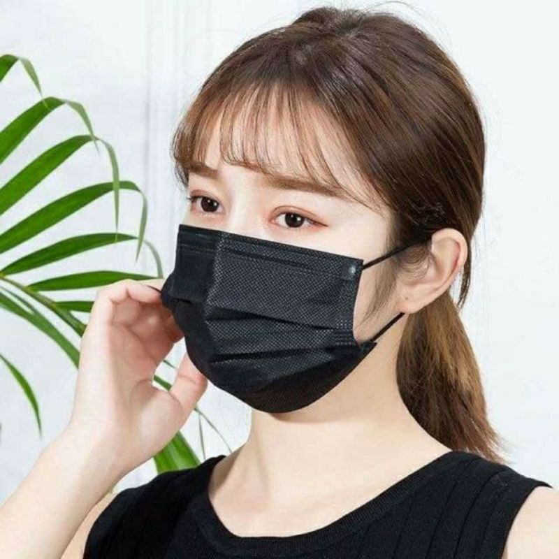 Khẩu trang màu đen 3 lớp phong cách Hàn Quốc