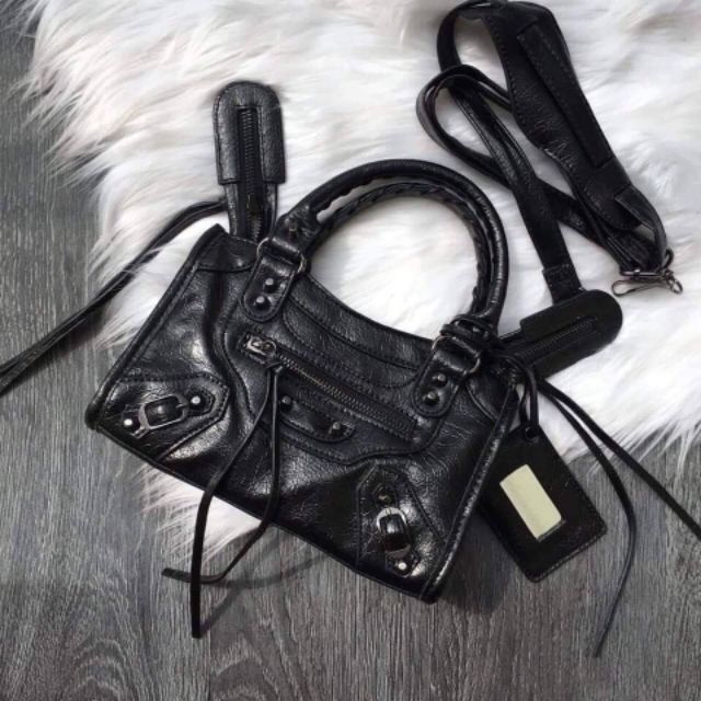 Balen đeo chất châts