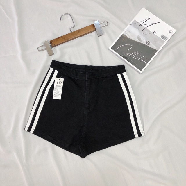 Quần short chạy viền 2 bên