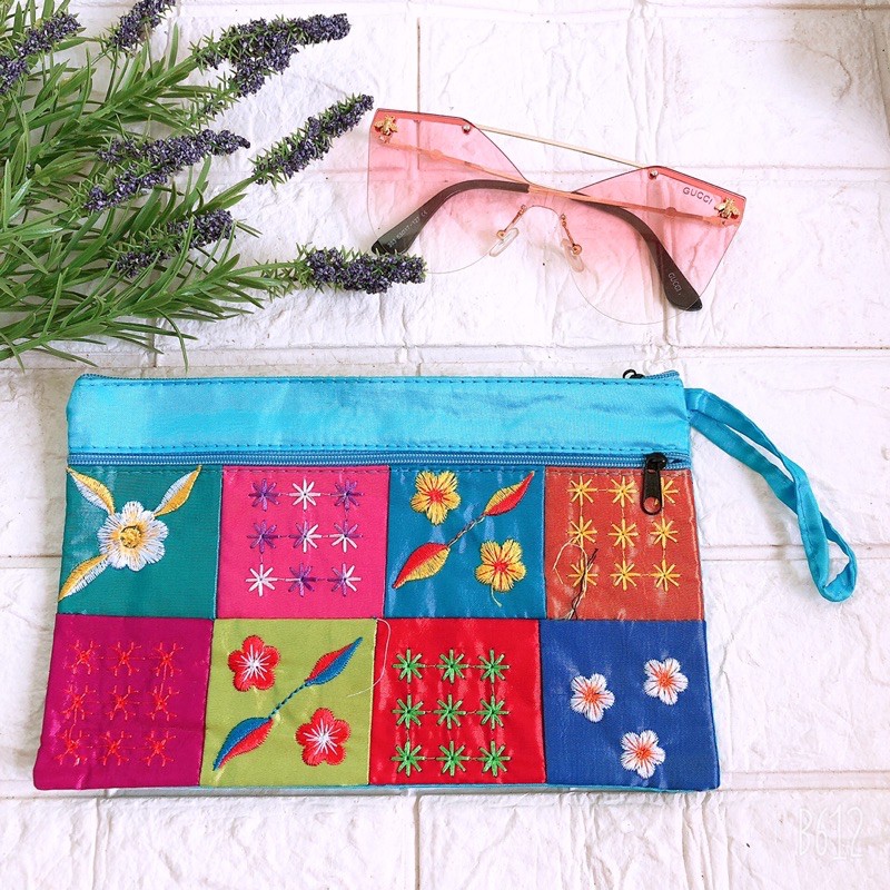 Ví lụa thêu ô vuông đựng mỹ phẩm