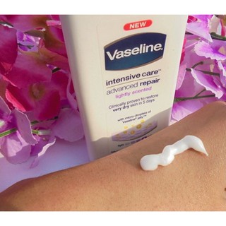 Sữa dưỡng thể Vaseline Intensive Care Advanced Repair 600ml