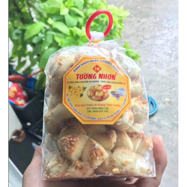 Bánh hạnh nhân Tường Nhơn Gói 240G