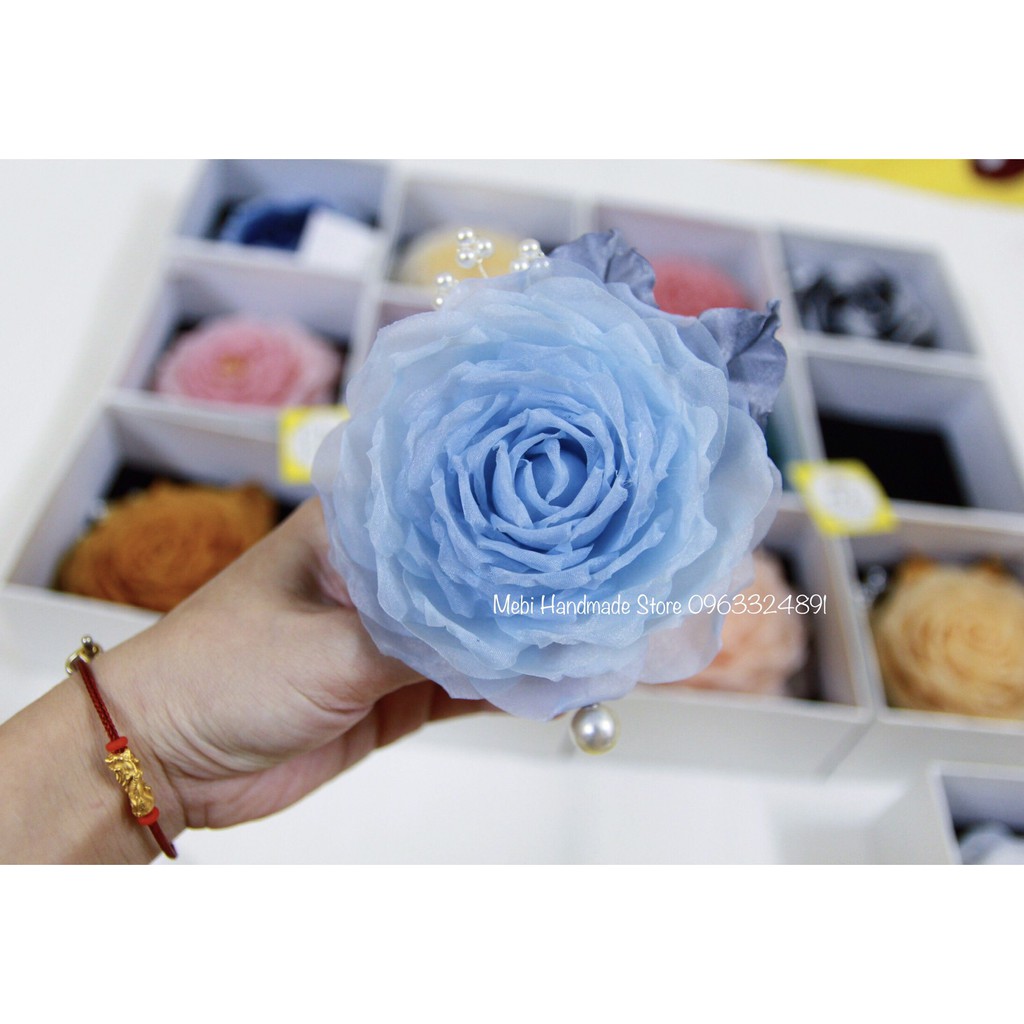 (Ảnh thật ) Hoa cài áo handmade mẫu hoa hồng voan mix lá gấm và hạt kết siêu sang, size đại 12cm no box (14 màu)