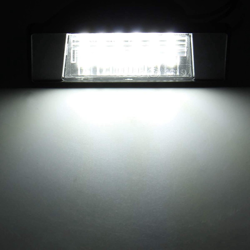 Bộ 2 đèn soi biển số 18 bóng LED bằng nhựa cho Nissan Qashqai X-Trail Juke Primera B