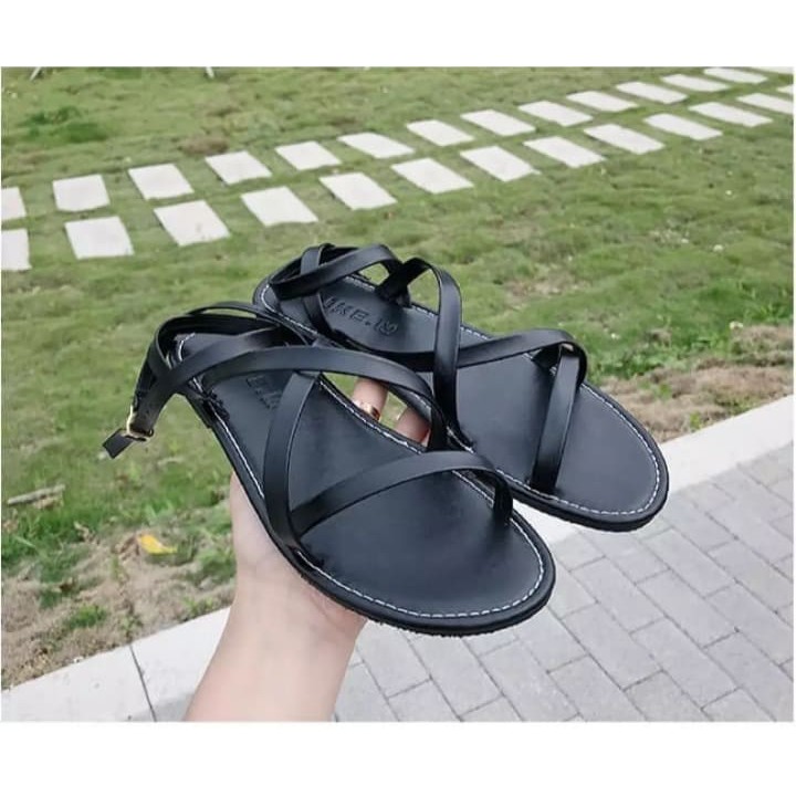 Giày Sandals quai chéo đơn giản Best seller, dép đế thấp xỏ ngón đi học cực bền.