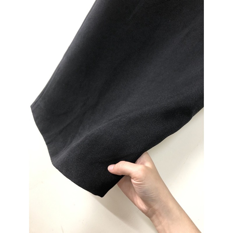 chân váy vải midi chất dày màu đen nhánh 2hand size L Xl nhỏ