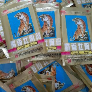 Cao dán con cọp hổ ngồi 5 chữ (1 gói 4 miếng)
