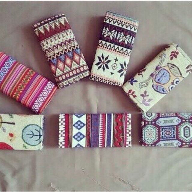 Ví thổ cẩm nhỏ gọn – Phụ kiện tiện lợi cho sinh viên