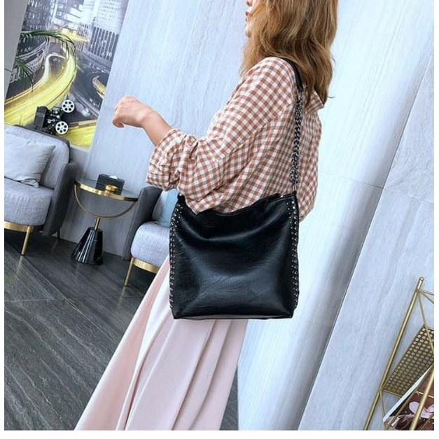TÚI DA ĐINH HOT / TÚI TOTE NẠM ĐINH ULZZANG