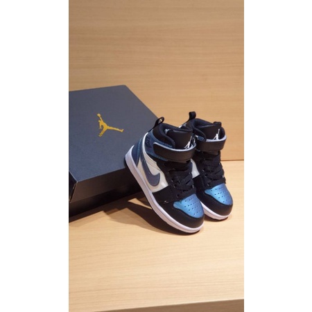 Giày Thể Thao Nike air jordan Thiết Kế Dễ Thương Cho Bé Từ 1-8 Tuổi 🏂🏻