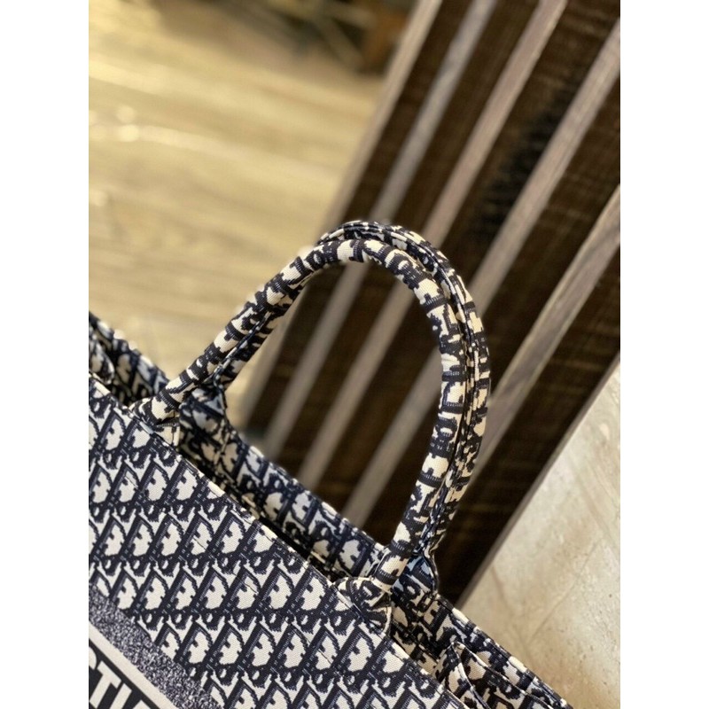 TÚI DI OR SIZE 41 ĐỰNG CẢ THỂ GIỚI