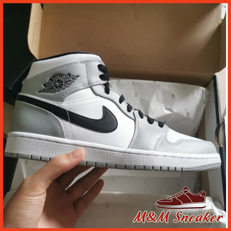 (Ngaosneakers) Giày thể thao AIR JORDAN 1 Light "Smoke" Grey Retro High xám khói cao cổ siêu đẹp | BigBuy360 - bigbuy360.vn