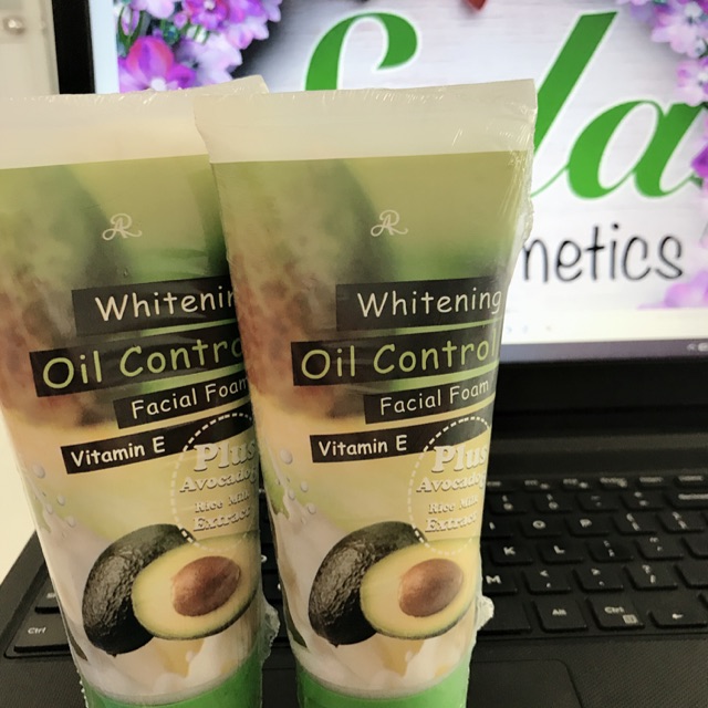 Sửa Rửa Mặt Từ Bơ 210ml - Thái Lan