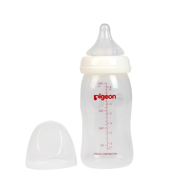 Bình sữa Pigeon 240ml cổ rộng PP Plus với núm vú silicone siêu mềm Plus