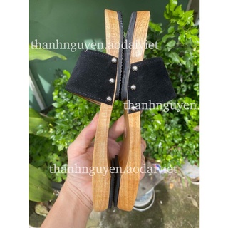 Guốc mộc chụp ảnh áo dài