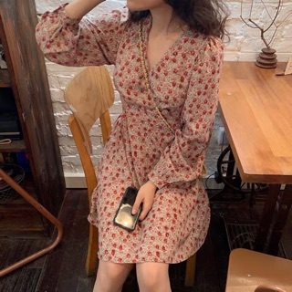 Váy hoa nhí cổ v