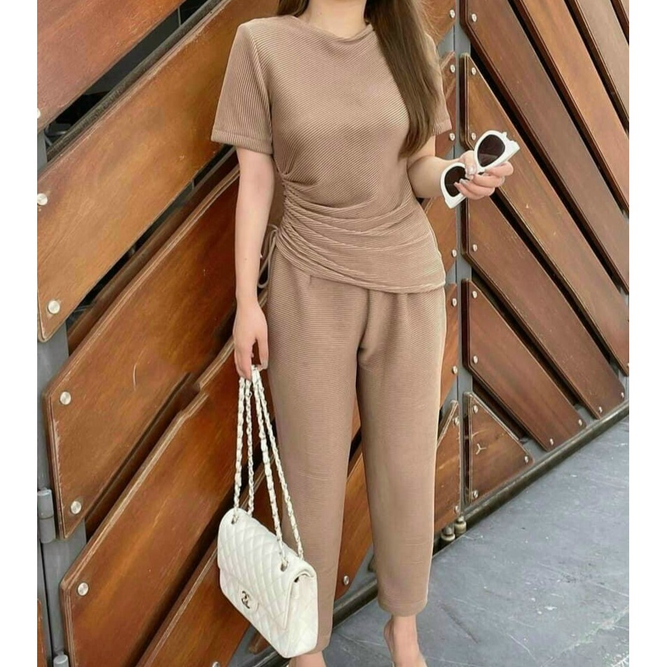 Set Bộ Áo Thun Rút Dây Bên Eo Và Quần Dài