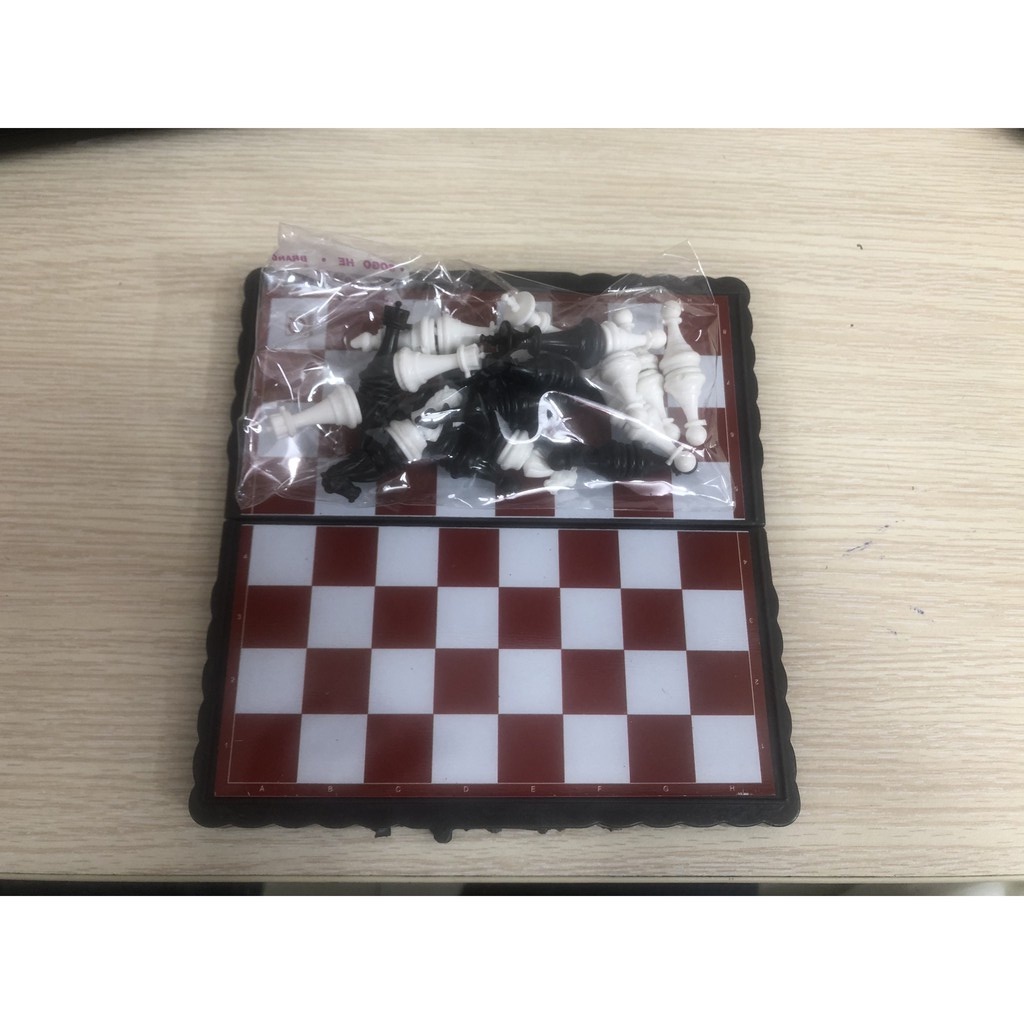 Bộ cờ vua bằng nhựa mini 20x20 mã 2001