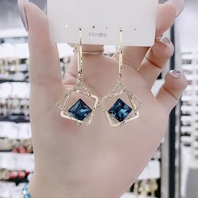 Khuyên tai dài nữ Hàn Quốc chữ C E1216 hình vuông xếp lớp đan xen mặt đá nhiều màu xanh đỏ bông tai s925 kim bạc
