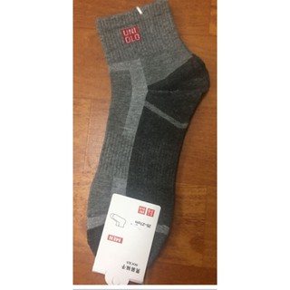tất nam cổ ngắn khử mùi UNIQLO và Miniso