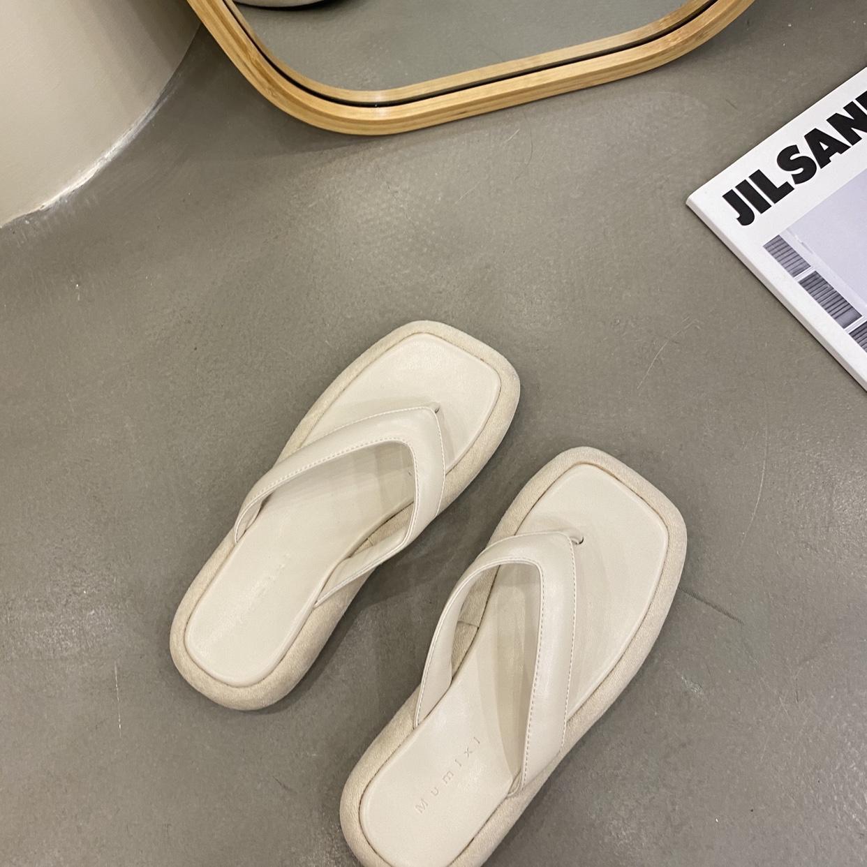 Ulzzang Middle Heel Comfortable Clip Flat Slipper Sandals